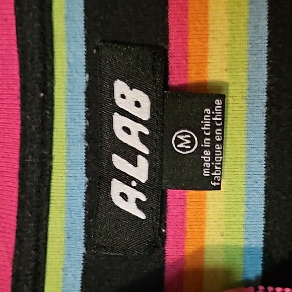 A-LAB Medium Women's Cropped Tshirt - Picture 3 of 4